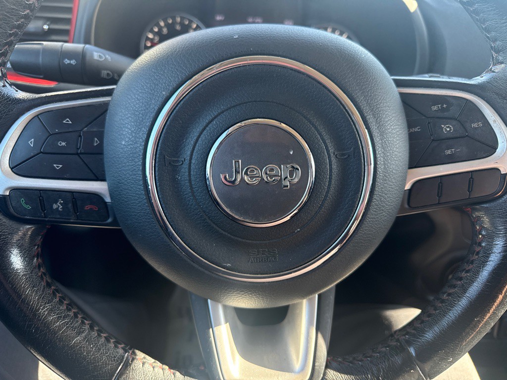2016 Jeep Renegade Image 25