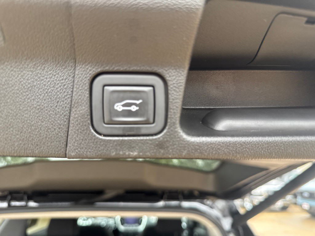 2023 GMC Acadia Image 13