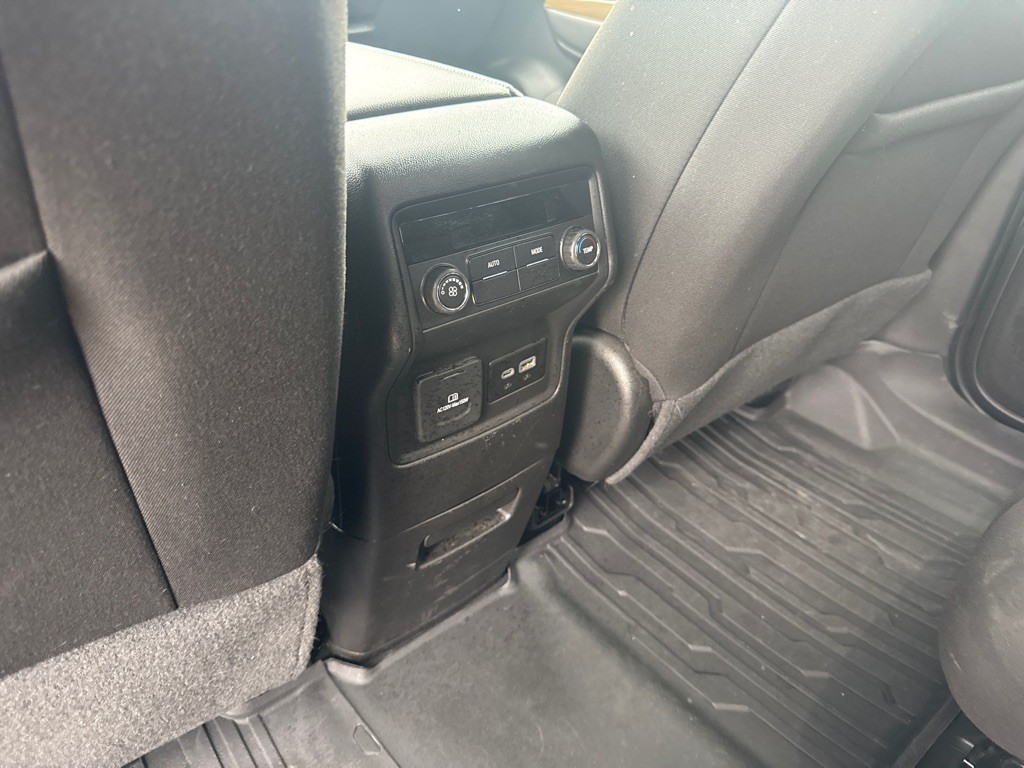 2023 GMC Acadia Image 18
