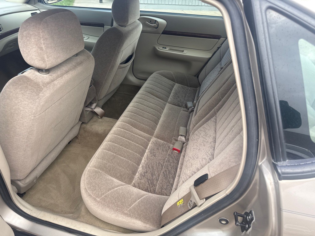 2003 Chevrolet Impala Image 12