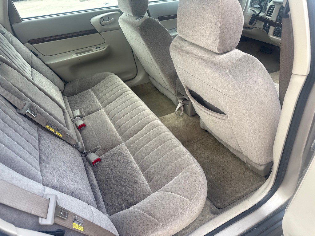 2003 Chevrolet Impala Image 14