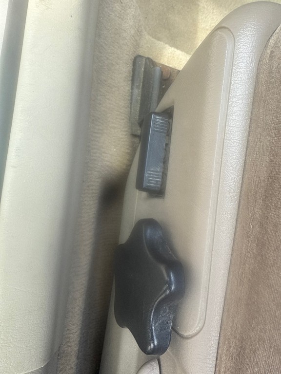 2003 Chevrolet Impala Image 16