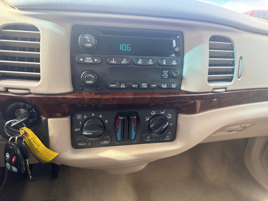 2003 Chevrolet Impala Image 20