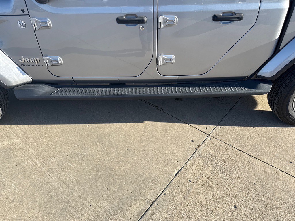 2021 Jeep Gladiator Image 13