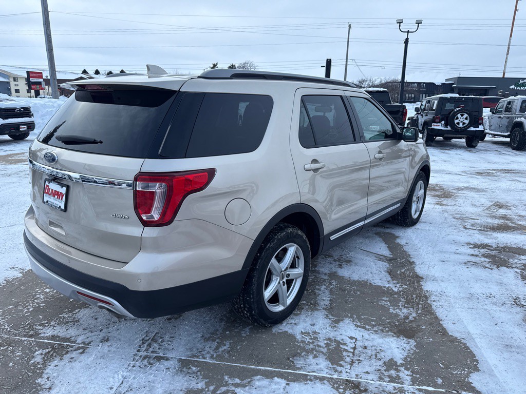 2017 Ford Explorer Image 5