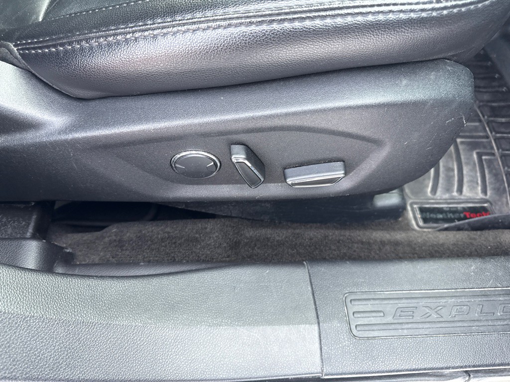 2017 Ford Explorer Image 18