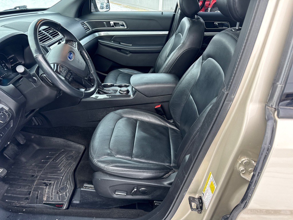 2017 Ford Explorer Image 21