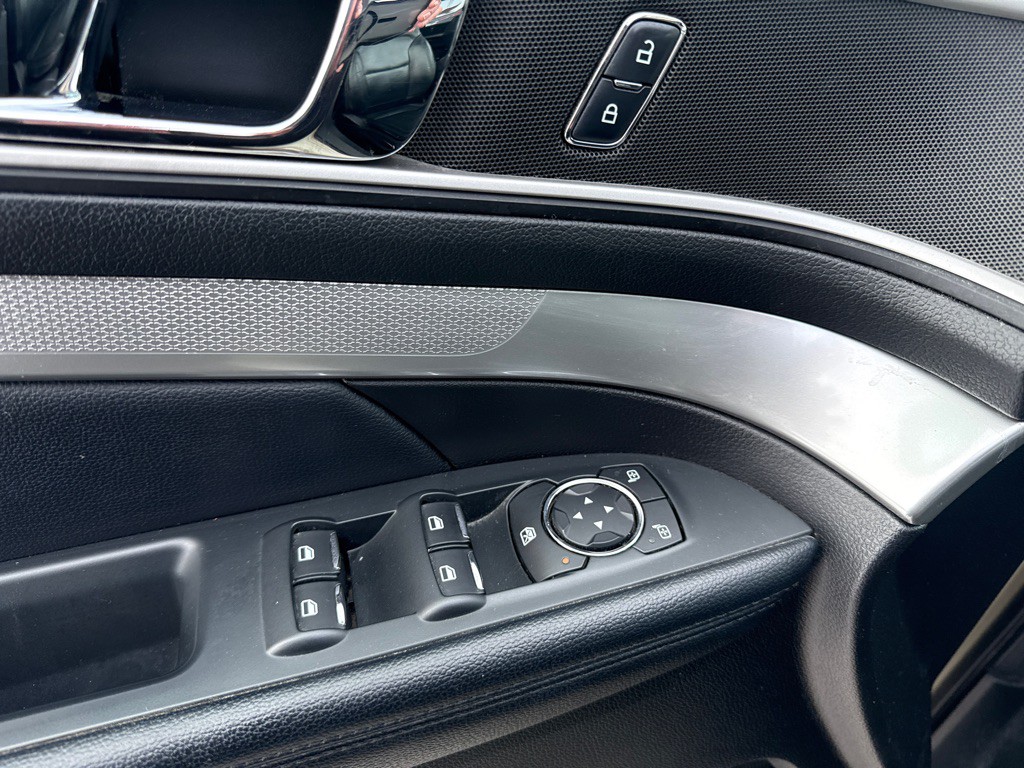 2017 Ford Explorer Image 23