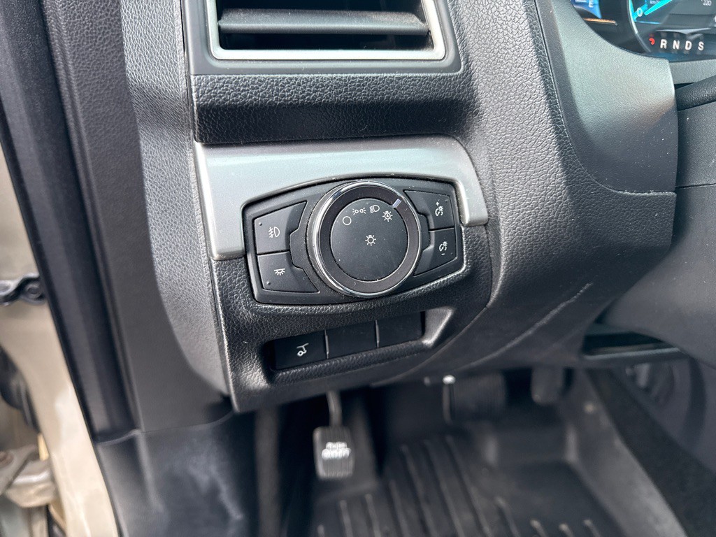 2017 Ford Explorer Image 24