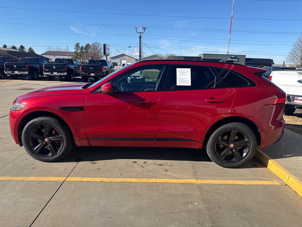 2020 Jaguar F-PACE Image 2