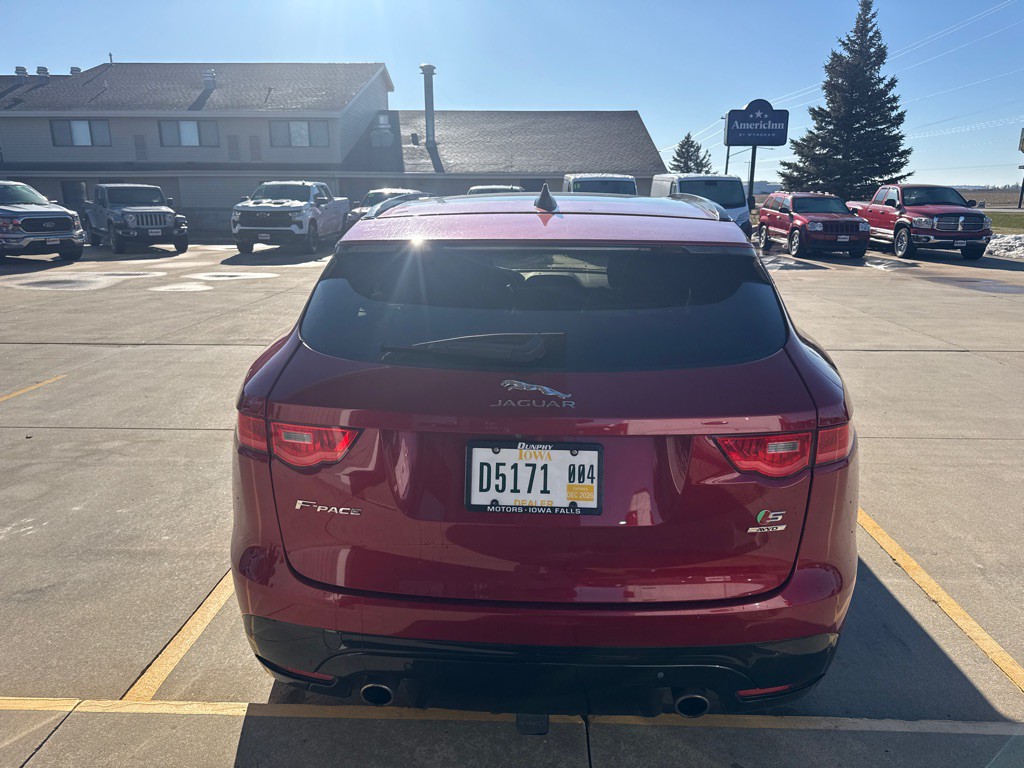 2020 Jaguar F-PACE Image 4
