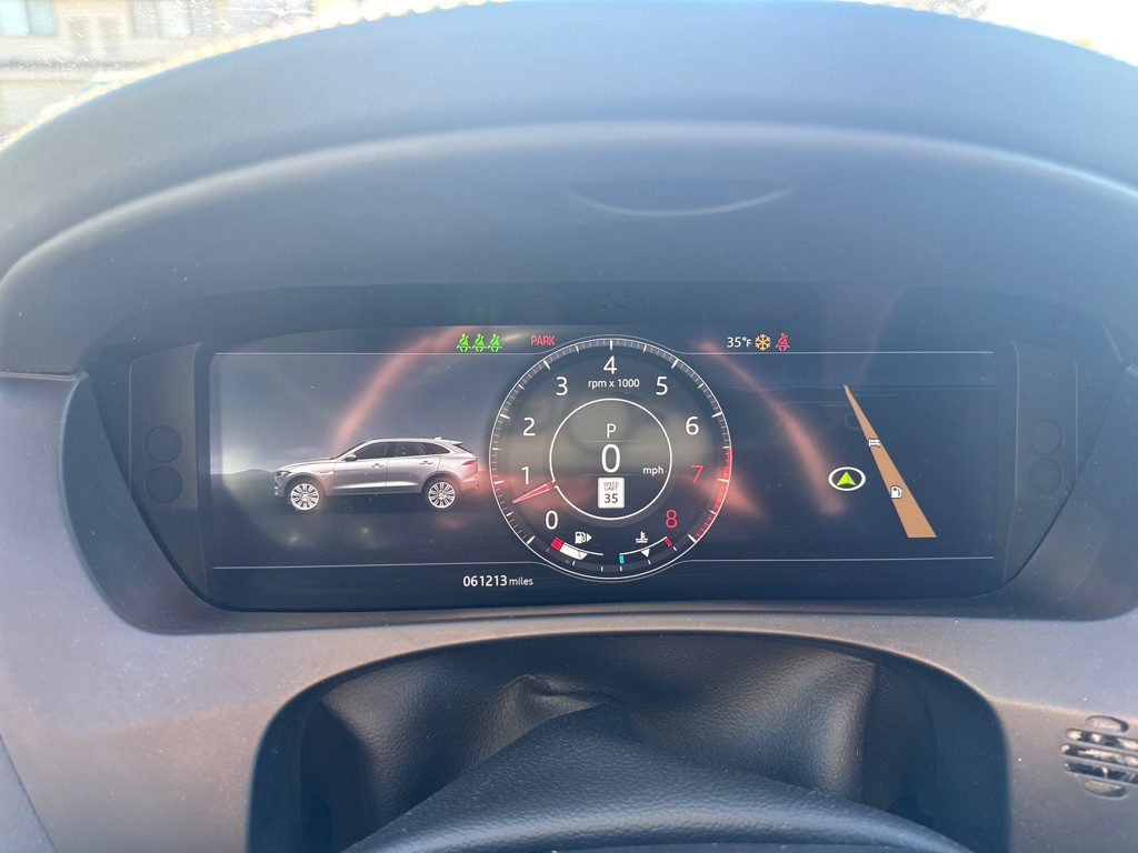 2020 Jaguar F-PACE Image 23