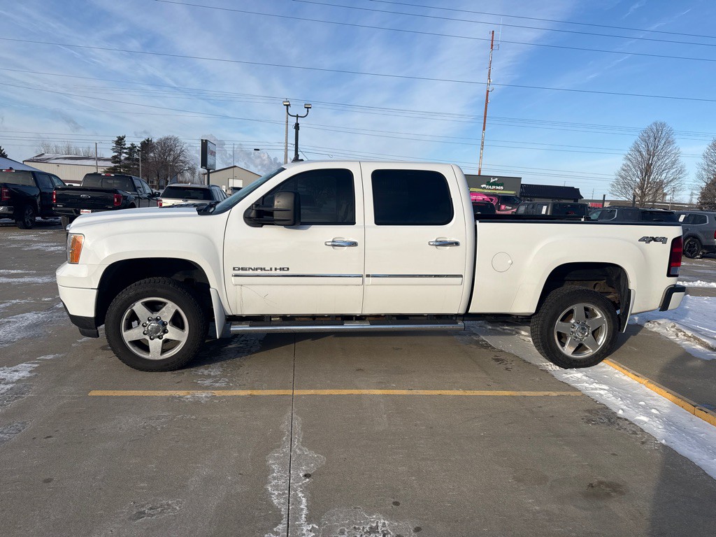 2012 GMC Sierra Image 2