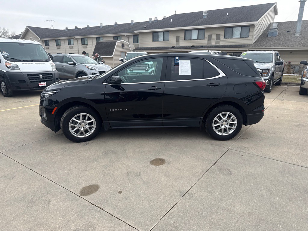 2022 Chevrolet Equinox Image 2