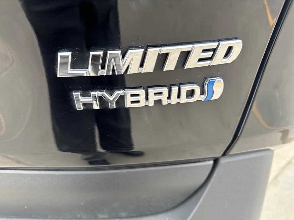 2024 Toyota Rav4 Image 17