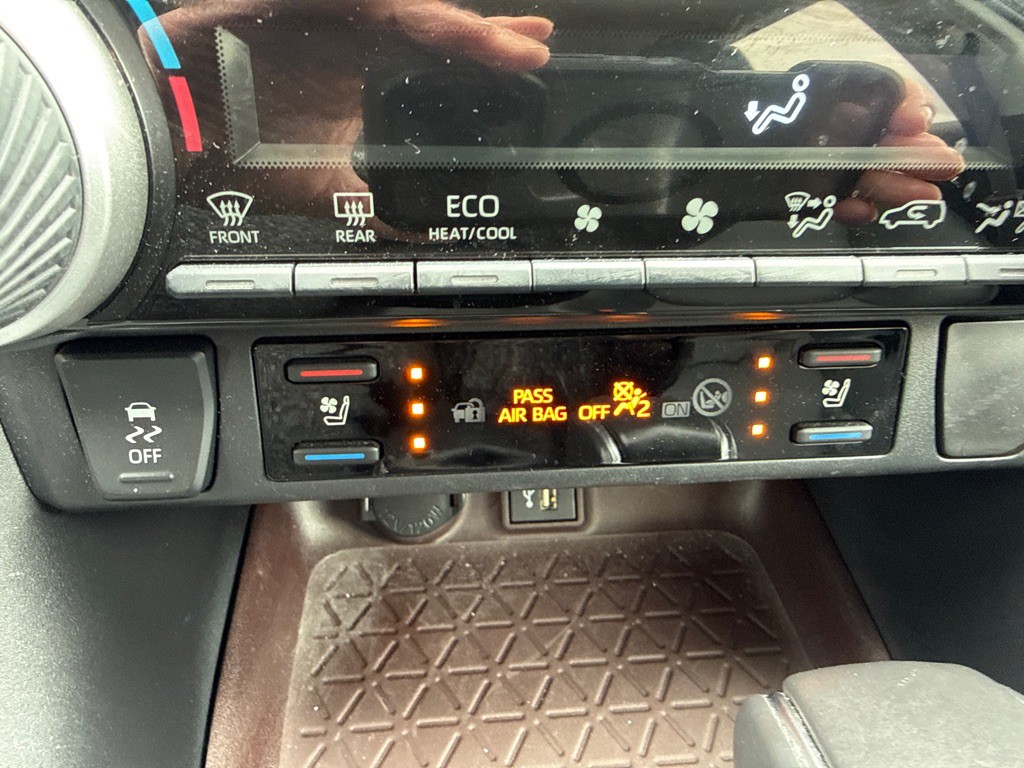 2024 Toyota Rav4 Image 36