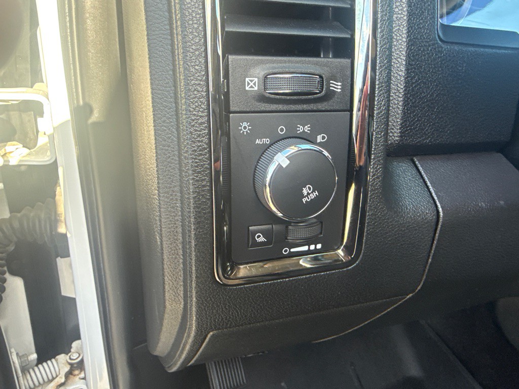 2014 RAM 1500 Image 23