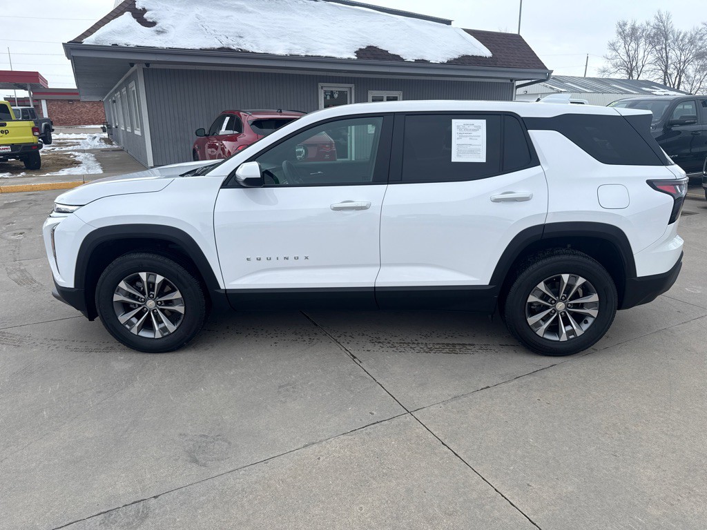 2026 Chevrolet Equinox Image 2