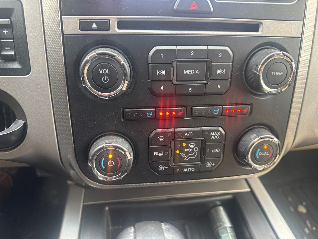 2017 Ford Expedition Image 24