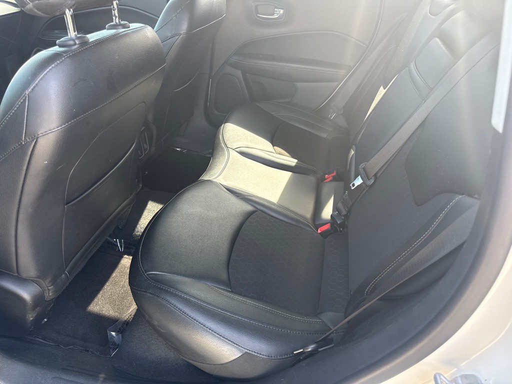 2019 Jeep Compass Image 16