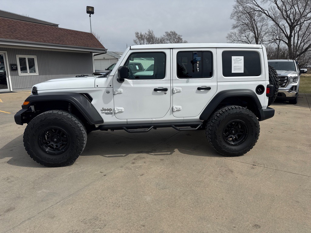 2021 Jeep Wrangler Unlimited Image 2