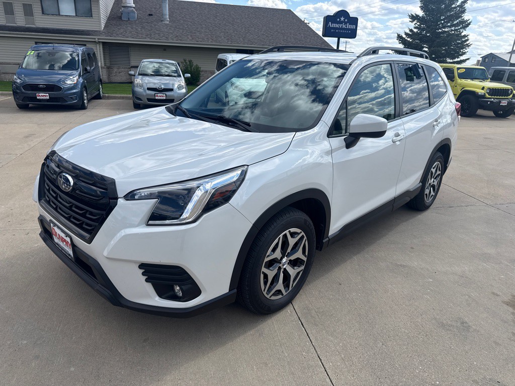 2024 Subaru Forester Image 1