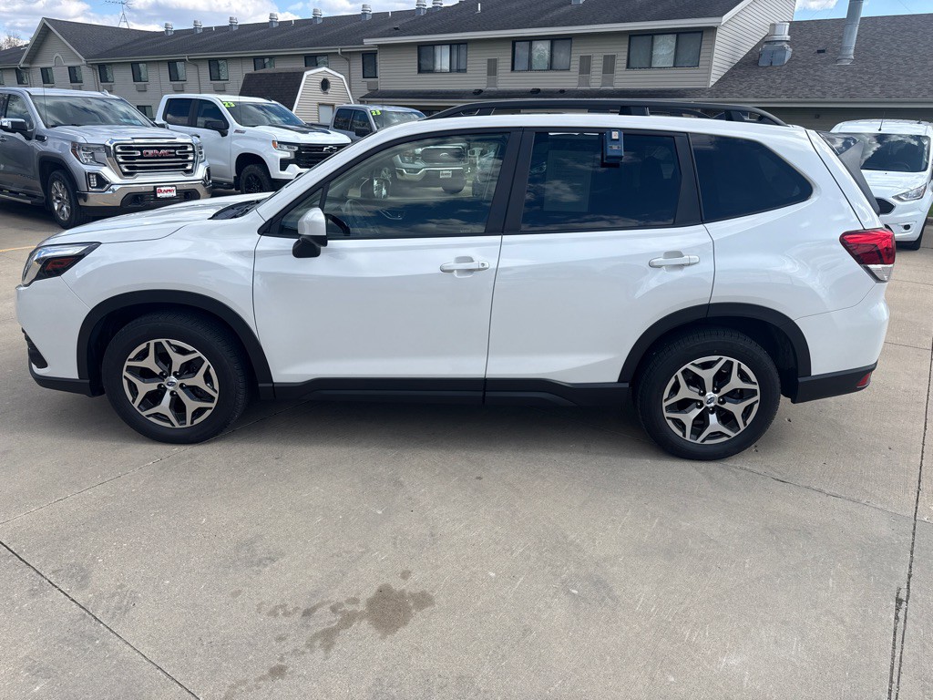 2024 Subaru Forester Image 2