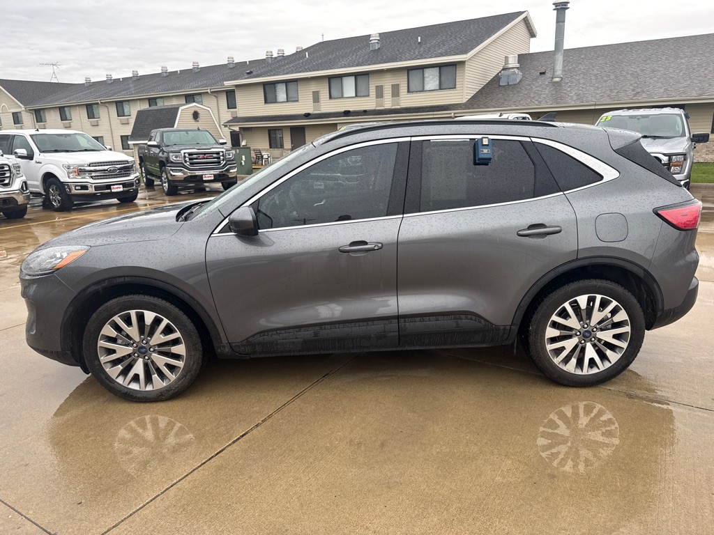 2022 Ford Escape Image 2