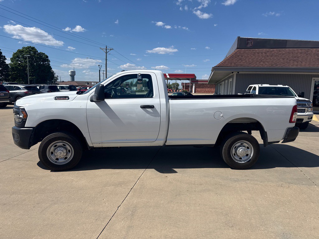 2024 RAM 2500 Image 2