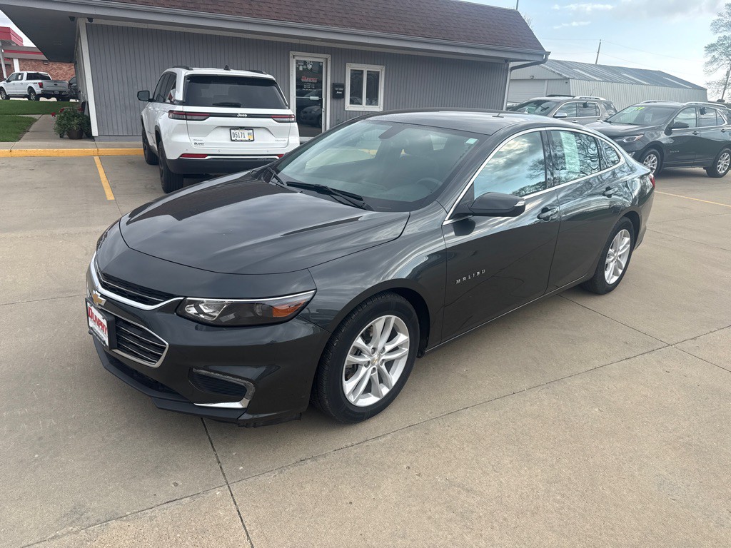 2017 Chevrolet Malibu Image 1