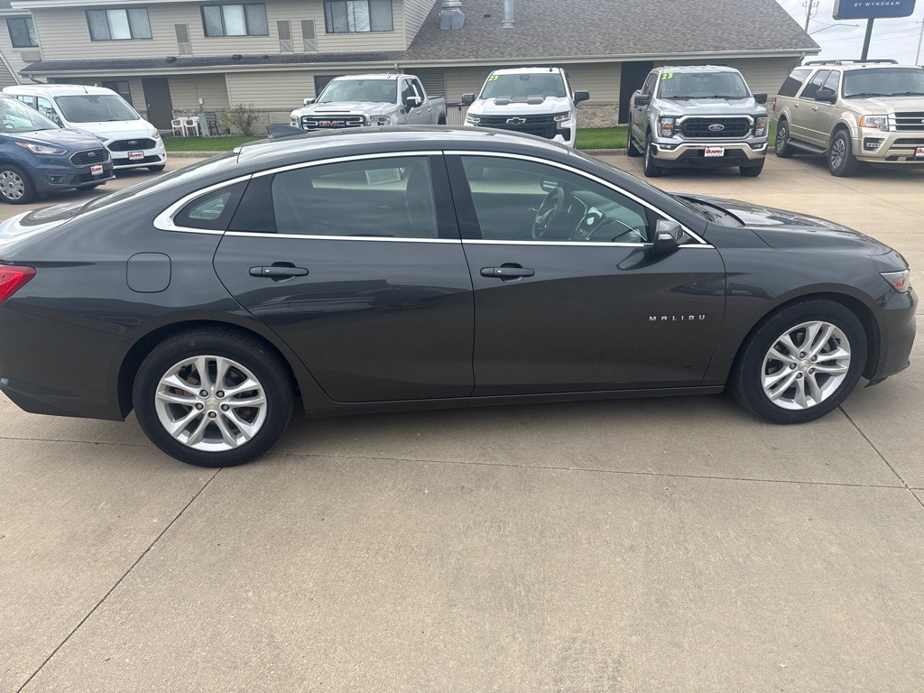 2017 Chevrolet Malibu Image 6