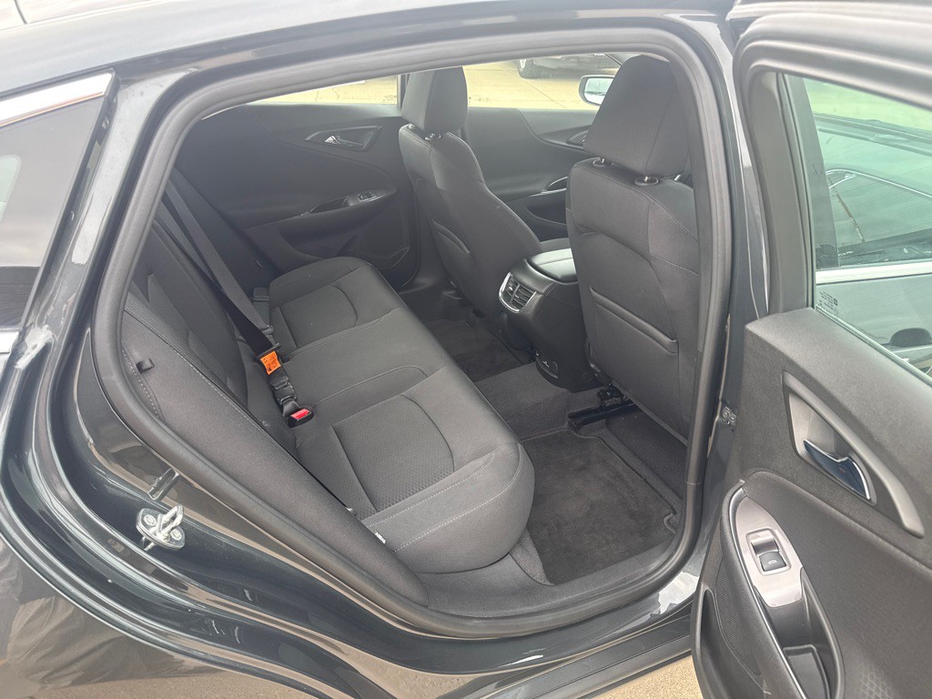 2017 Chevrolet Malibu Image 12