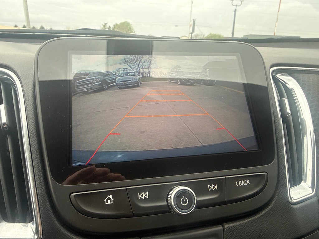 2017 Chevrolet Malibu Image 21