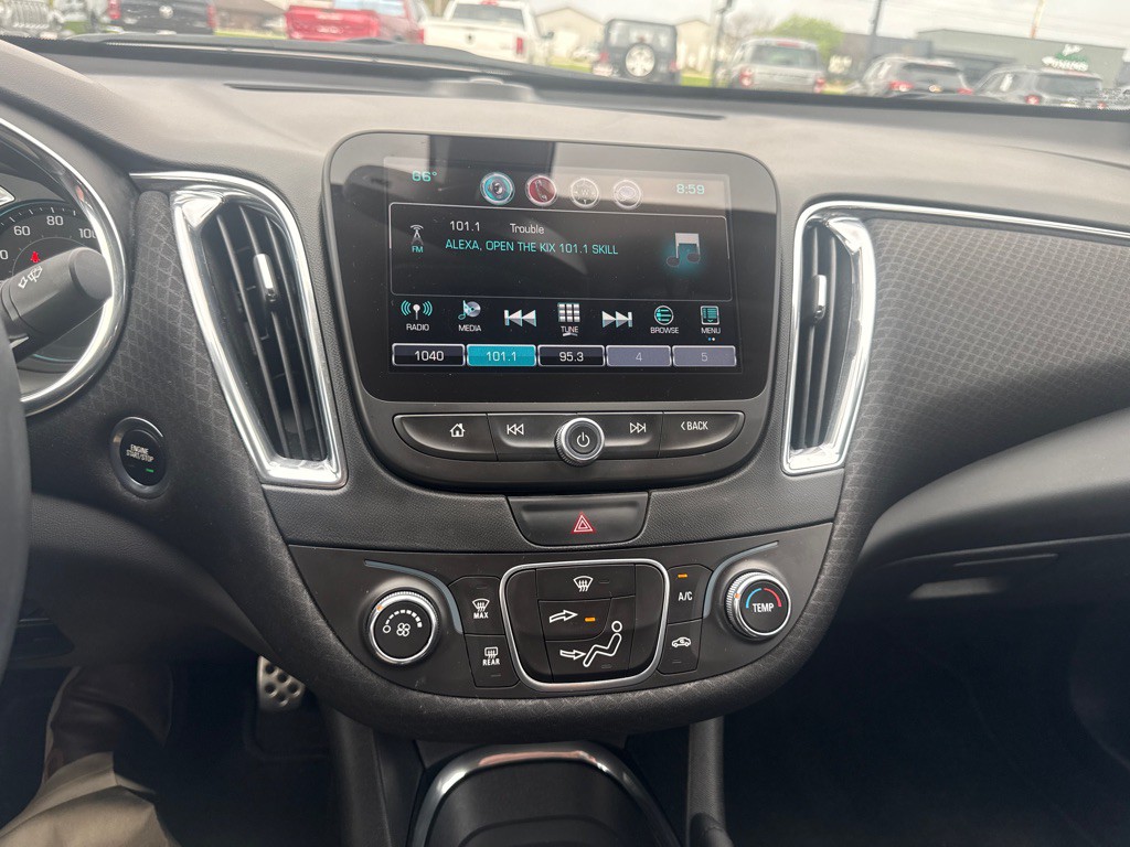 2017 Chevrolet Malibu Image 22