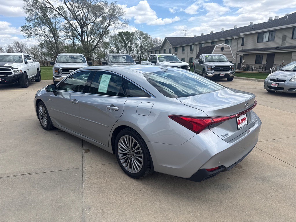 2021 Toyota Avalon Image 3