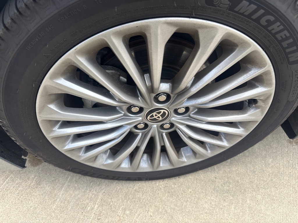 2021 Toyota Avalon Image 10