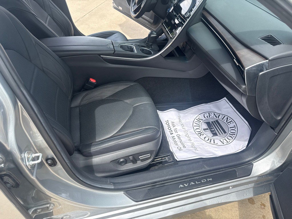 2021 Toyota Avalon Image 17