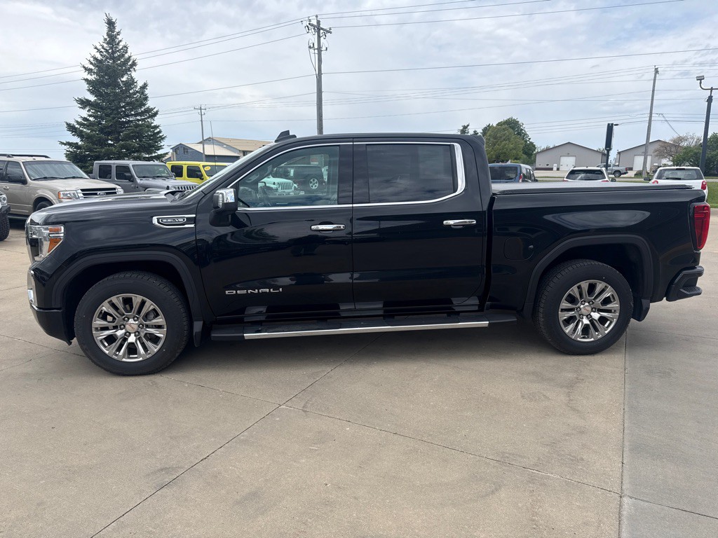 2020 GMC Sierra Image 2