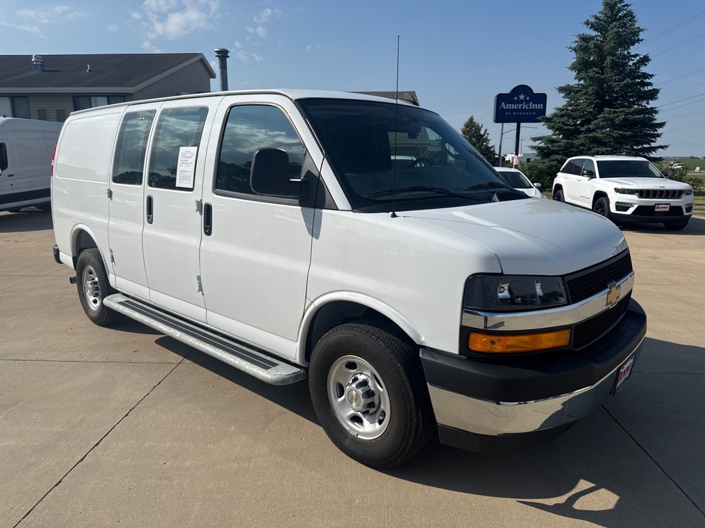 2025 Chevrolet Express Image 7