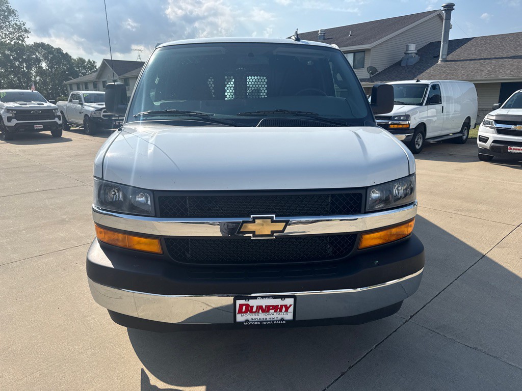 2025 Chevrolet Express Image 8