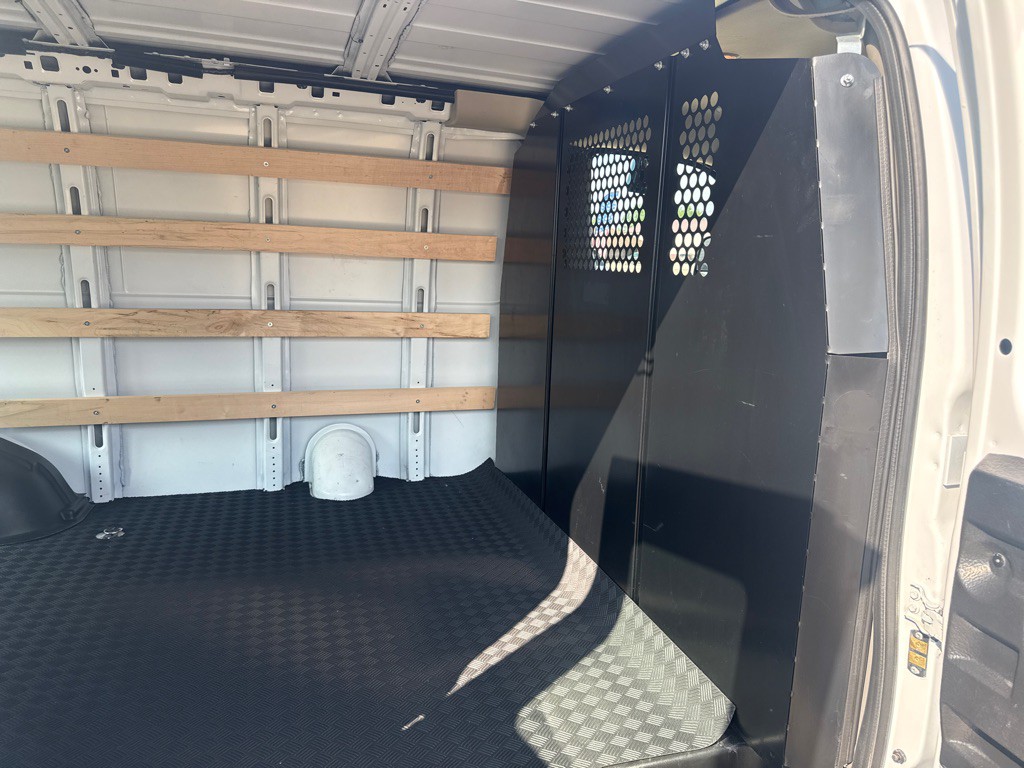 2025 Chevrolet Express Image 13