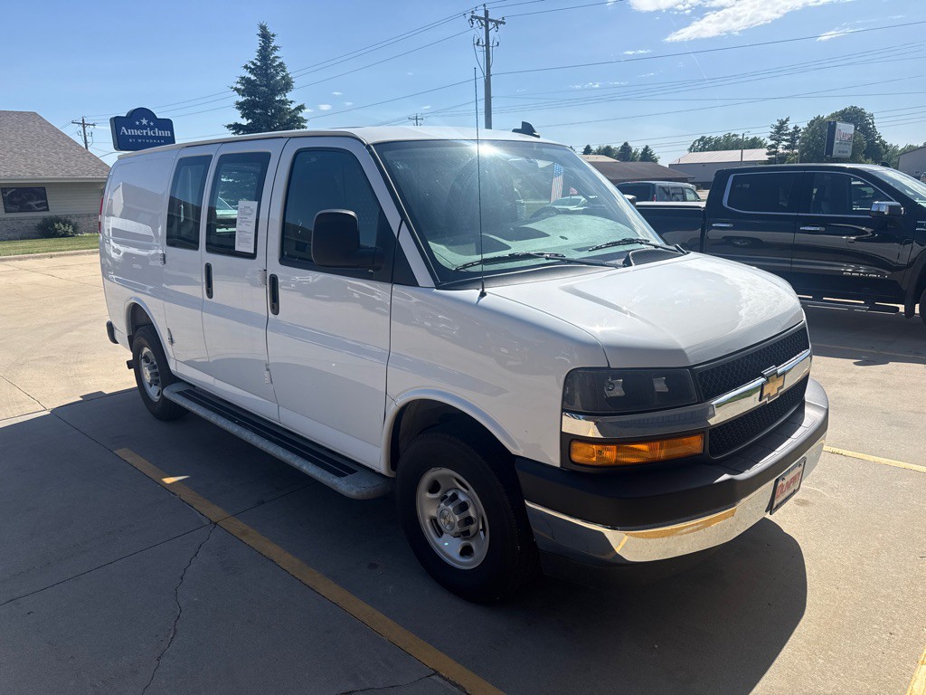 2025 Chevrolet Express Image 7