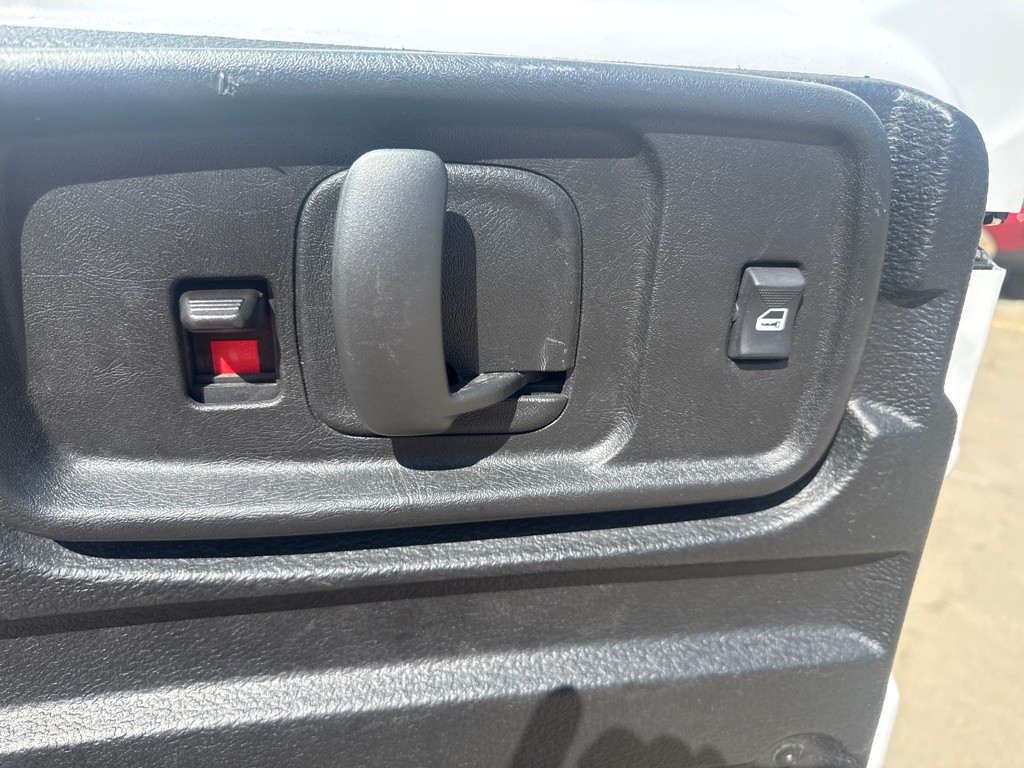 2025 Chevrolet Express Image 11