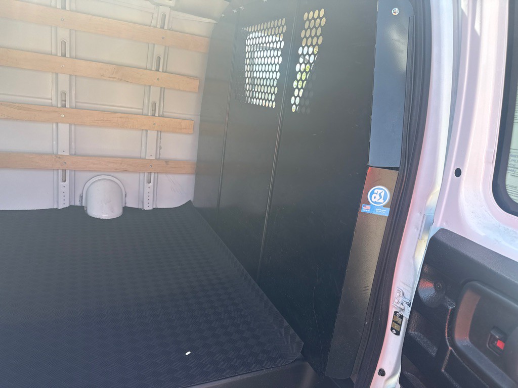 2025 Chevrolet Express Image 12