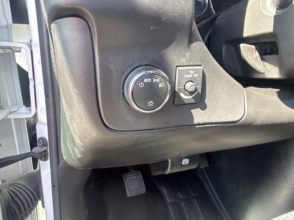 2025 Chevrolet Express Image 17