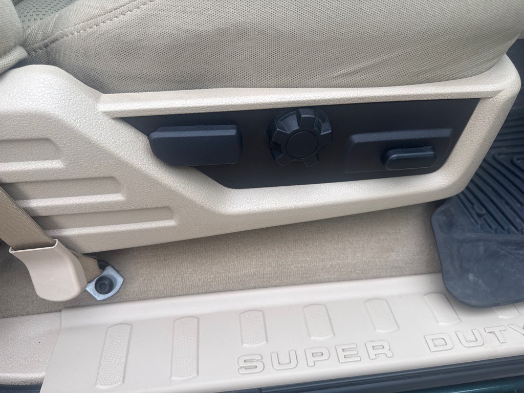 2010 Ford F-250 Image 17