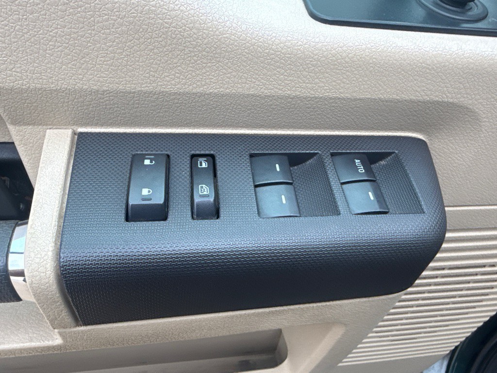 2010 Ford F-250 Image 21