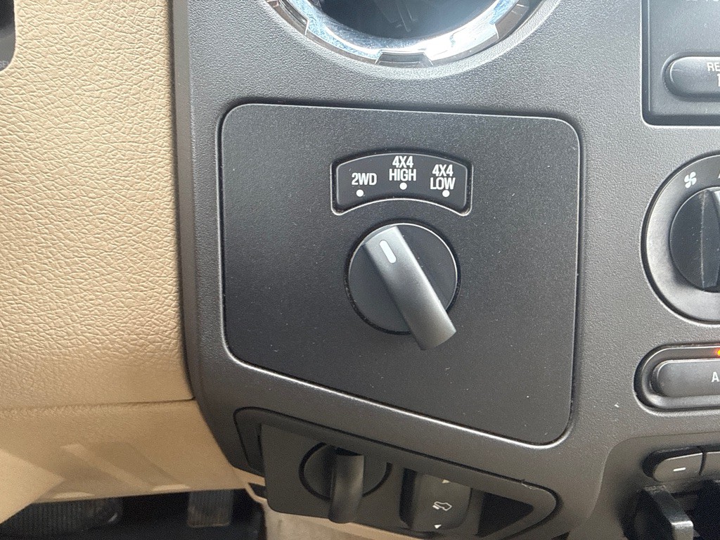 2010 Ford F-250 Image 26
