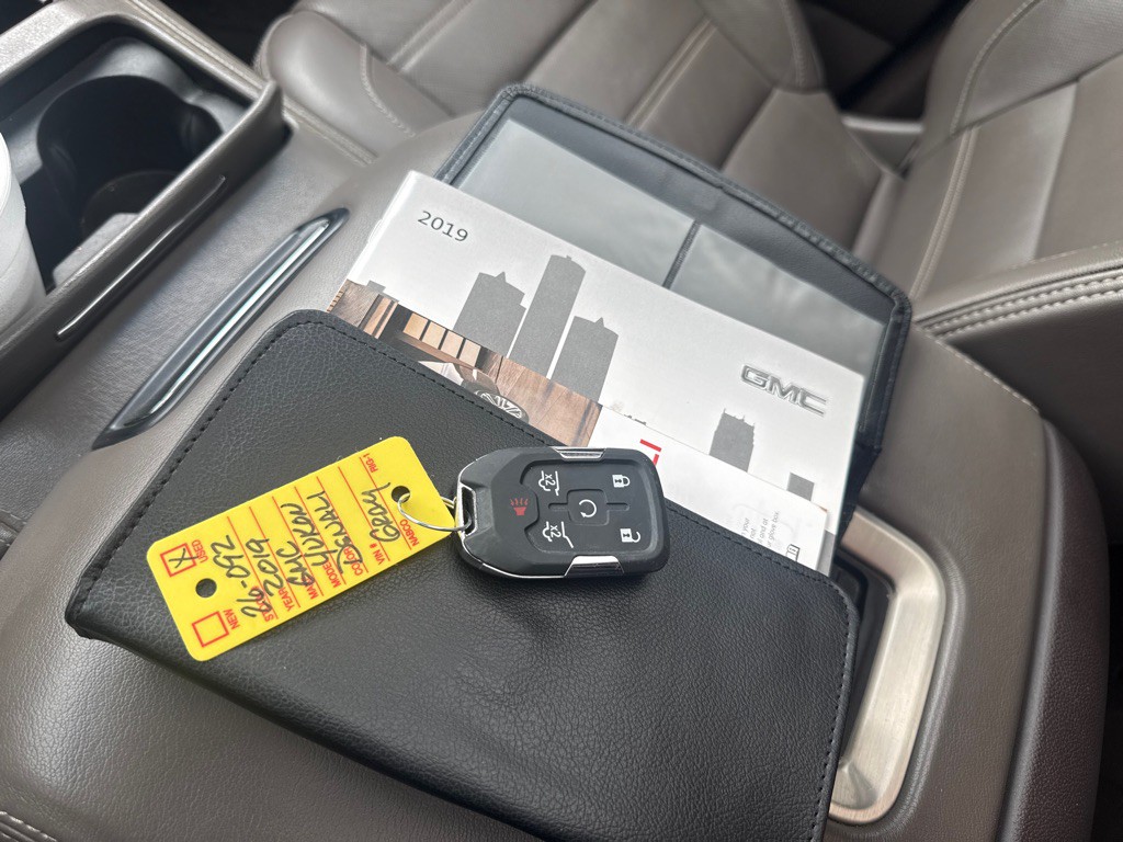 2019 GMC Yukon Image 40