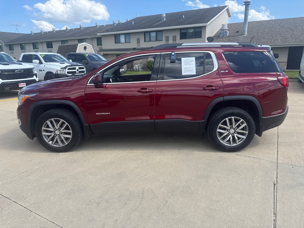 2018 GMC Acadia Image 2